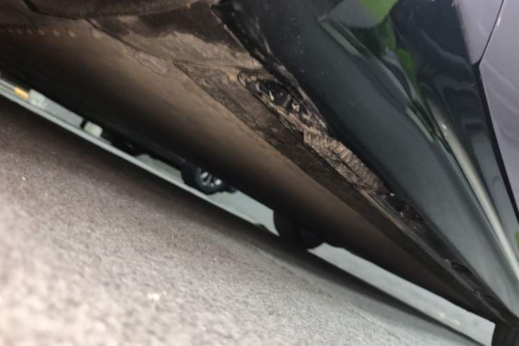 Used Xiaomi Auto SU7 2024 Rear-Drive Ultra-Long Range Advanced Pro-Level Intelligent Driving Version Right Side Sill