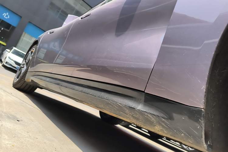 Used Xiaomi Auto SU7 2024 Four-Wheel Drive Ultra-Long Range Advanced Intelligent Driving Max Edition Right Side Sill
