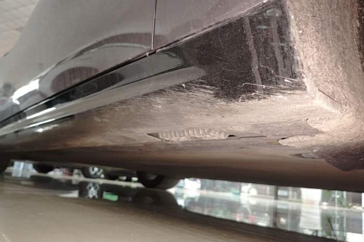 Used Xiaomi Auto SU7 2024 Four-Wheel-Drive Max Founder's Edition Right Side Sill