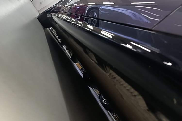 Used Xiaomi Auto SU7 2024 Rear-Drive Long-Range Intelligent Driving Version Right Side Sill