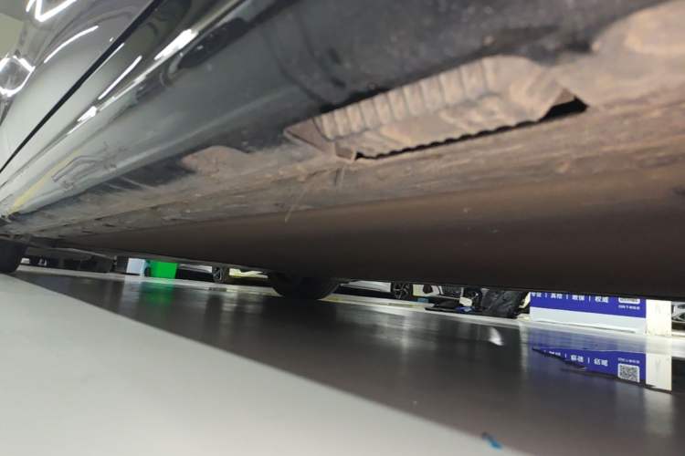 Used Xiaomi Auto SU7 2024 Rear-Drive Long-Range Intelligent Driving Version Right Side Sill