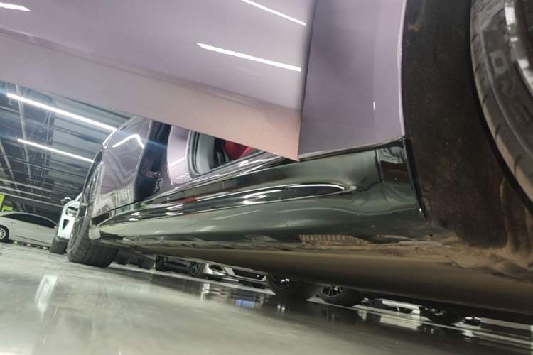Used Xiaomi Auto SU7 2024 Four-Wheel-Drive Max Founder's Edition Right Side Sill