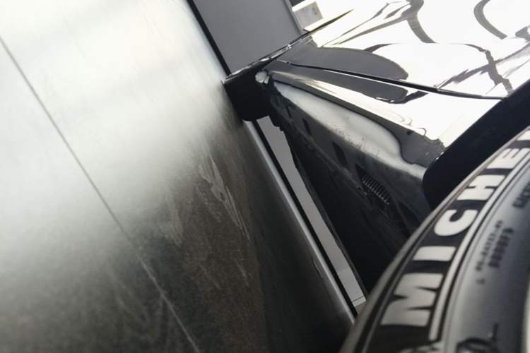 Used Xiaomi Auto SU7 2024 Rear-Drive Long-Range Intelligent Driving Version Right Side Sill