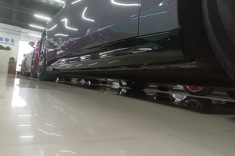 Used Xiaomi Auto SU7 2024 Rear-Drive Long-Range Intelligent Driving Version Right Side Sill