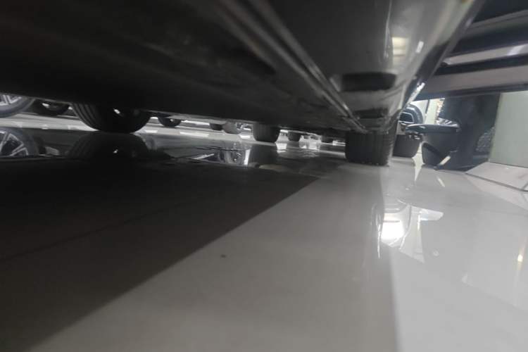 Used Xiaomi Auto SU7 2024 Rear-Drive Ultra-Long Range Advanced Pro-Level Intelligent Driving Version Right Side Sill