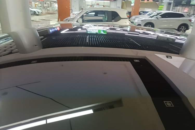 Used Xiaomi Auto SU7 2024 Rear-Drive Long-Range Intelligent Driving Version Roof