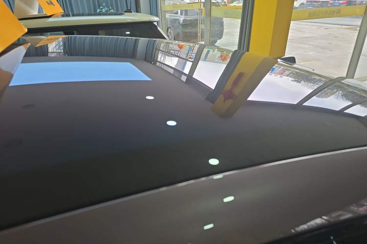 Used Xiaomi Auto SU7 2024 Four-Wheel Drive Ultra-Long Range Advanced Intelligent Driving Max Edition Roof