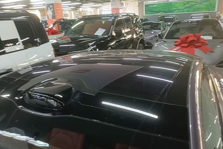 Used Xiaomi Auto SU7 2024 Four-Wheel Drive Ultra-Long Range Advanced Intelligent Driving Max Edition Roof