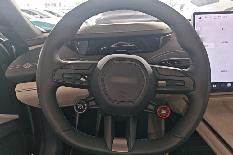 Used Xiaomi Auto SU7 2024 Rear-Drive Ultra-Long Range Advanced Pro-Level Intelligent Driving Version Steering Wheel