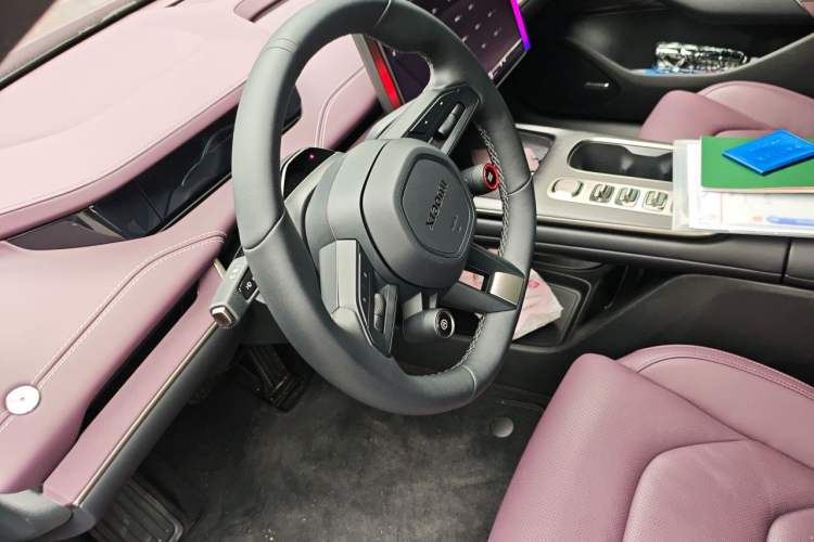 Used Xiaomi Auto SU7 2024 Rear-Drive Ultra-Long Range Advanced Pro-Level Intelligent Driving Version Steering Wheel