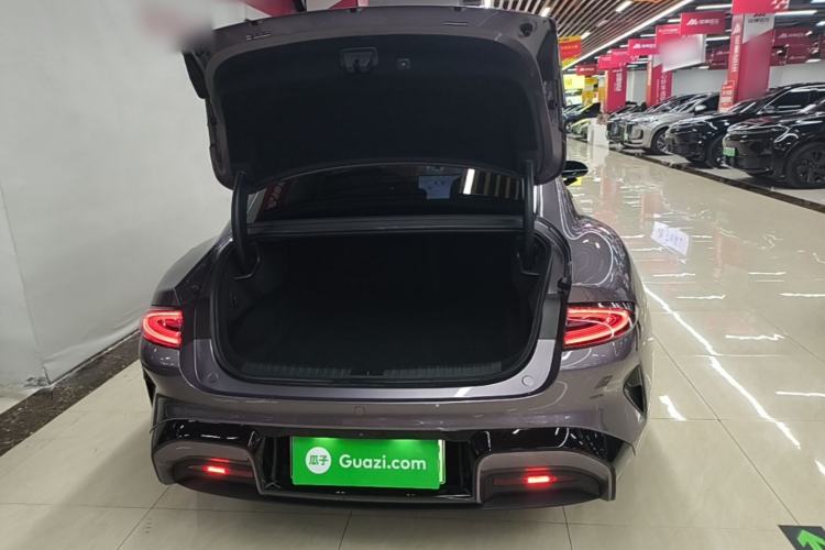 Used Xiaomi Auto SU7 2024 Four-Wheel Drive Ultra-Long Range Advanced Intelligent Driving Max Edition Trunk
