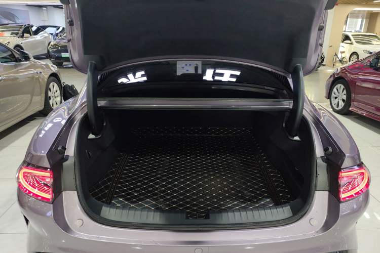 Used Xiaomi Auto SU7 2024 Rear-Drive Long-Range Intelligent Driving Version Trunk