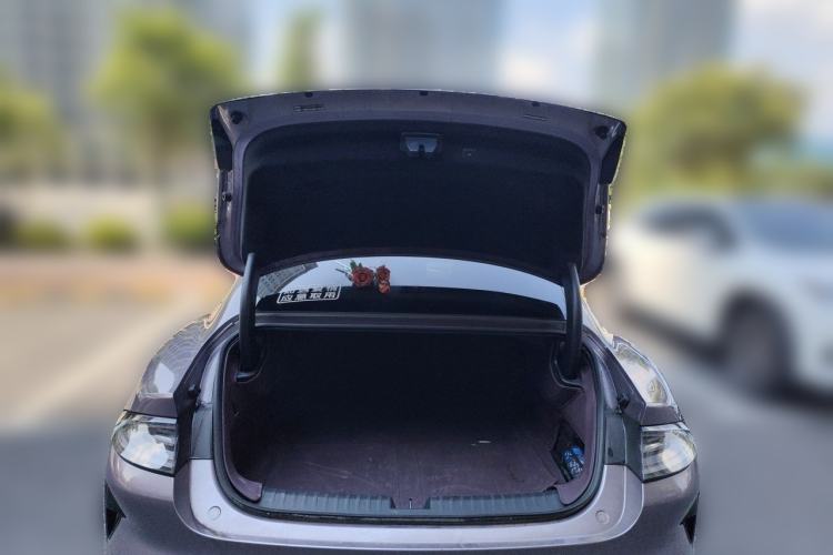 Used Xiaomi Auto SU7 2024 Four-Wheel Drive Ultra-Long Range Advanced Intelligent Driving Max Edition Trunk