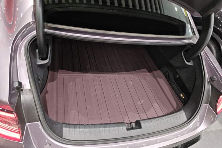 Used Xiaomi Auto SU7 2024 Four-Wheel Drive Ultra-Long Range Advanced Intelligent Driving Max Edition Trunk