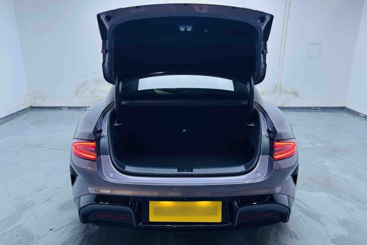 Used Xiaomi Auto SU7 2024 Four-Wheel Drive Ultra-Long Range Advanced Intelligent Driving Max Edition Trunk