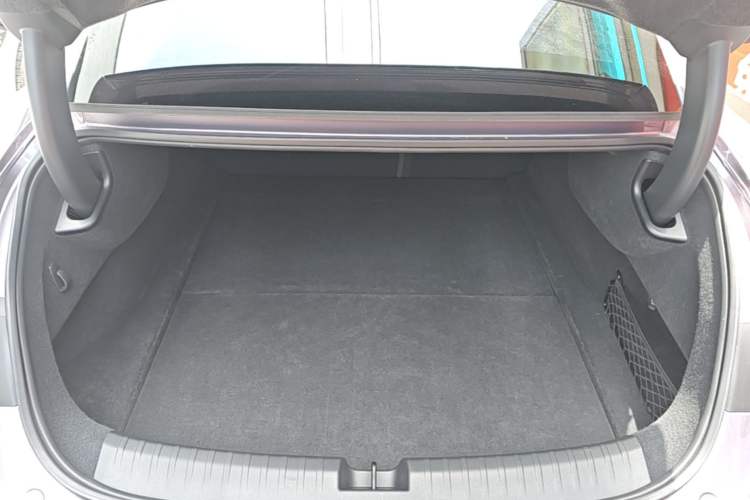 Used Xiaomi Auto SU7 2024 Four-Wheel Drive Ultra-Long Range Advanced Intelligent Driving Max Edition Trunk