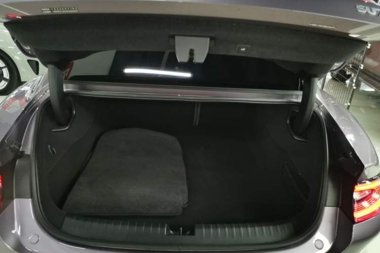 Used Xiaomi Auto SU7 2024 Four-Wheel Drive Ultra-Long Range Advanced Intelligent Driving Max Edition Trunk
