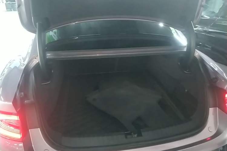 Used Xiaomi Auto SU7 2024 Rear-Drive Ultra-Long Range Advanced Pro-Level Intelligent Driving Version Trunk