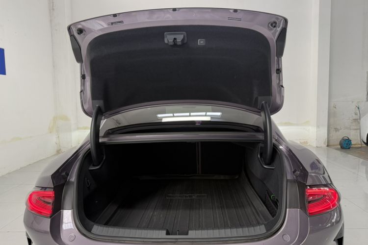 Used Xiaomi Auto SU7 2024 Four-Wheel Drive Ultra-Long Range Advanced Intelligent Driving Max Edition Trunk