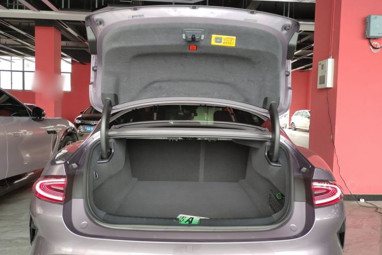 Used Xiaomi Auto SU7 2024 Four-Wheel Drive Ultra-Long Range Advanced Intelligent Driving Max Edition Trunk