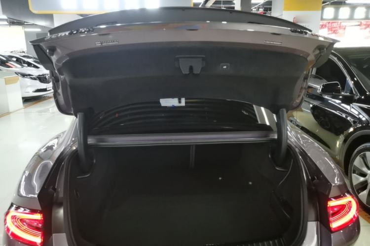 Used Xiaomi Auto SU7 2024 Four-Wheel Drive Ultra-Long Range Advanced Intelligent Driving Max Edition Trunk