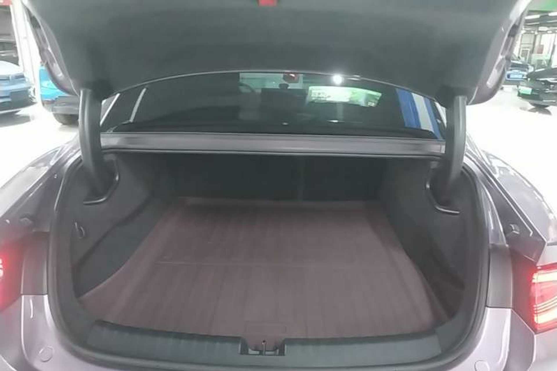 Used Xiaomi Auto SU7 2024 Four-Wheel Drive Ultra-Long Range Advanced Intelligent Driving Max Edition Trunk