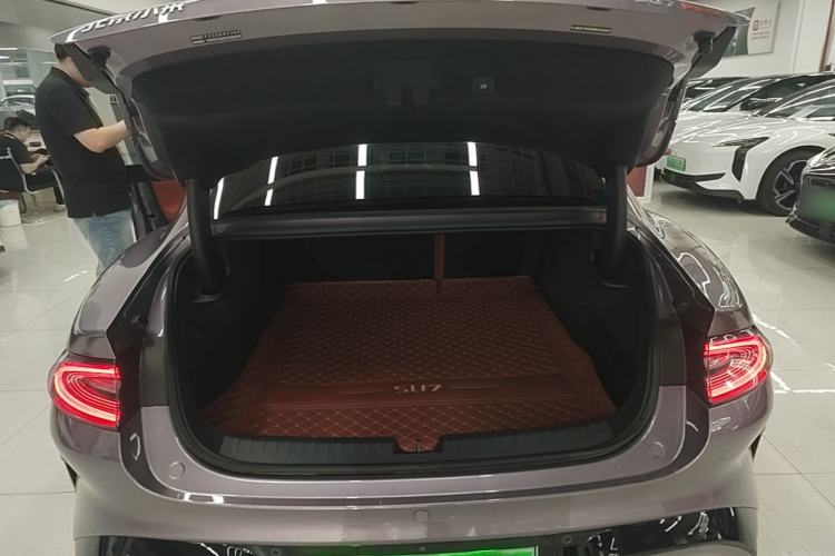 Used Xiaomi Auto SU7 2024 Four-Wheel Drive Ultra-Long Range Advanced Intelligent Driving Max Edition Trunk