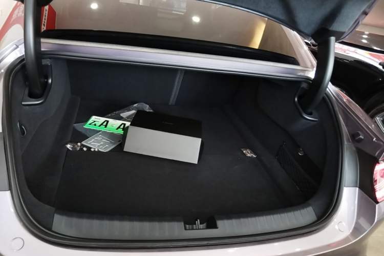 Used Xiaomi Auto SU7 2024 Rear-Drive Long-Range Intelligent Driving Version Trunk