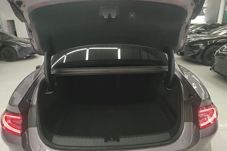 Used Xiaomi Auto SU7 2024 Four-Wheel Drive Ultra-Long Range Advanced Intelligent Driving Max Edition Trunk