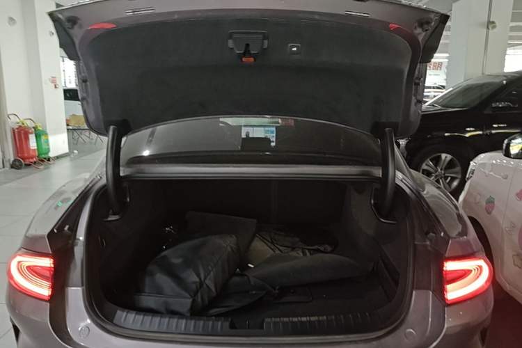 Used Xiaomi Auto SU7 2024 Rear-Drive Long-Range Intelligent Driving Version Trunk