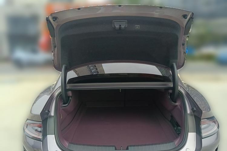 Used Xiaomi Auto SU7 2024 Four-Wheel Drive Ultra-Long Range Advanced Intelligent Driving Max Edition Trunk