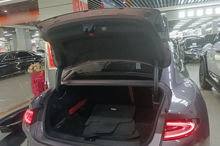Used Xiaomi Auto SU7 2024 Four-Wheel Drive Ultra-Long Range Advanced Intelligent Driving Max Edition Trunk
