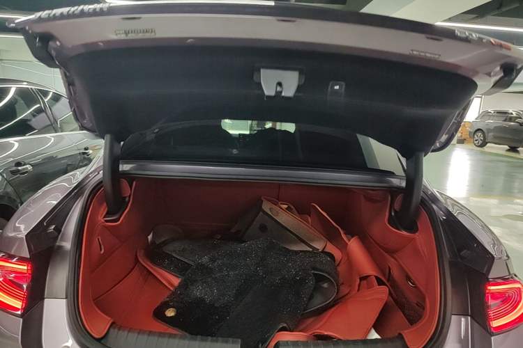 Used Xiaomi Auto SU7 2024 Four-Wheel Drive Ultra-Long Range Advanced Intelligent Driving Max Edition Trunk