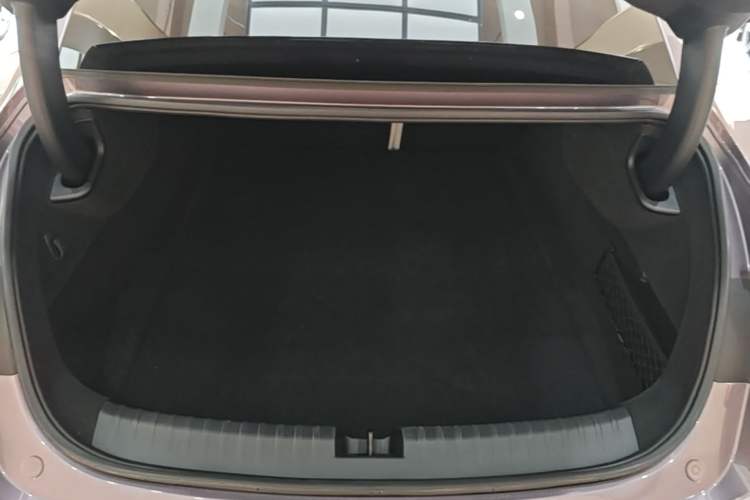 Used Xiaomi Auto SU7 2024 Four-Wheel Drive Ultra-Long Range Advanced Intelligent Driving Max Edition Trunk