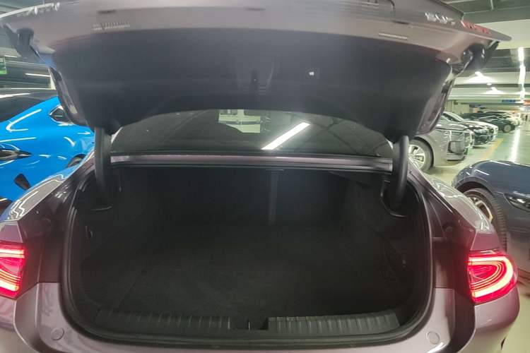 Used Xiaomi Auto SU7 2024 Four-Wheel-Drive Max Founder's Edition Trunk