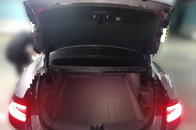 Used Xiaomi Auto SU7 2024 Four-Wheel Drive Ultra-Long Range Advanced Intelligent Driving Max Edition Trunk