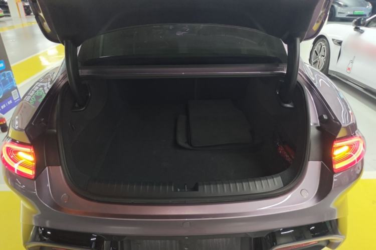 Used Xiaomi Auto SU7 2024 Rear-Drive Long-Range Intelligent Driving Version Trunk