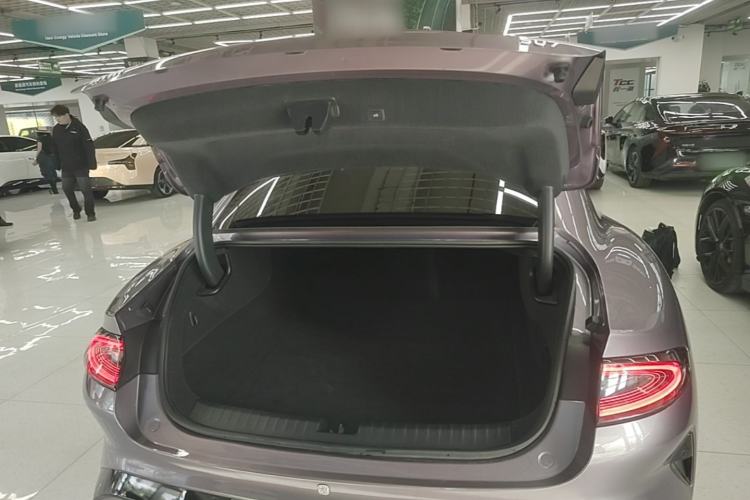 Used Xiaomi Auto SU7 2024 Rear-Drive Long-Range Intelligent Driving Version Trunk