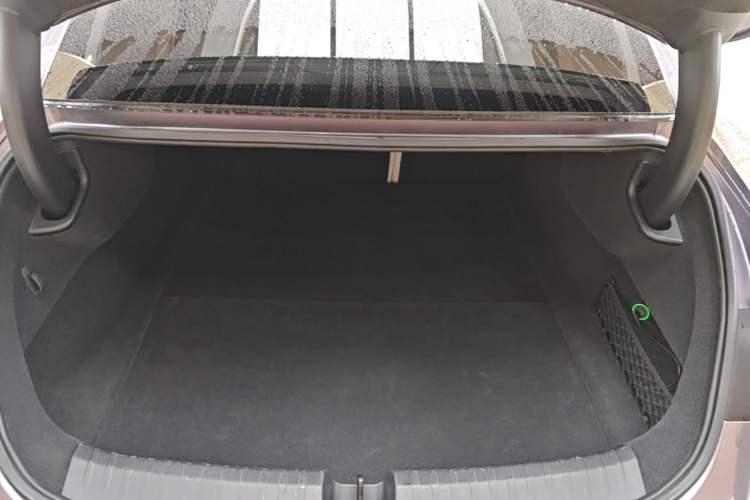 Used Xiaomi Auto SU7 2024 Four-Wheel Drive Ultra-Long Range Advanced Intelligent Driving Max Edition Trunk