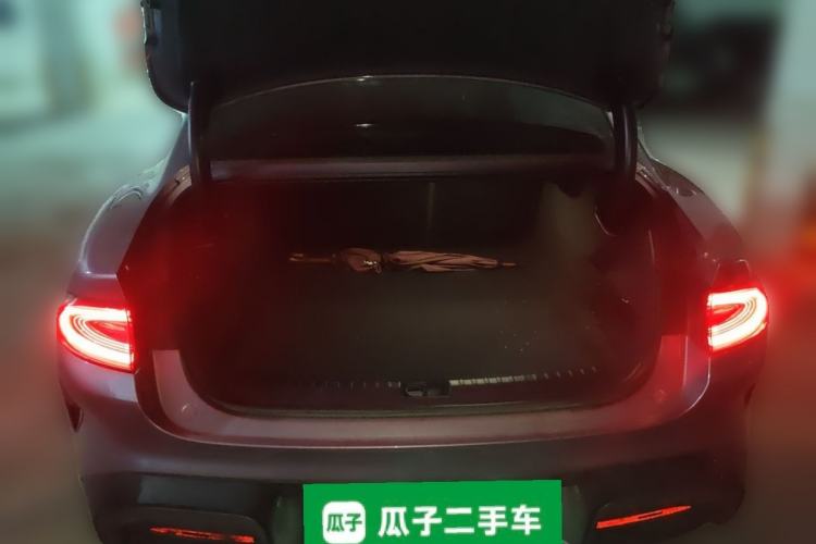 Used Xiaomi Auto SU7 2024 Four-Wheel Drive Ultra-Long Range Advanced Intelligent Driving Max Edition Trunk