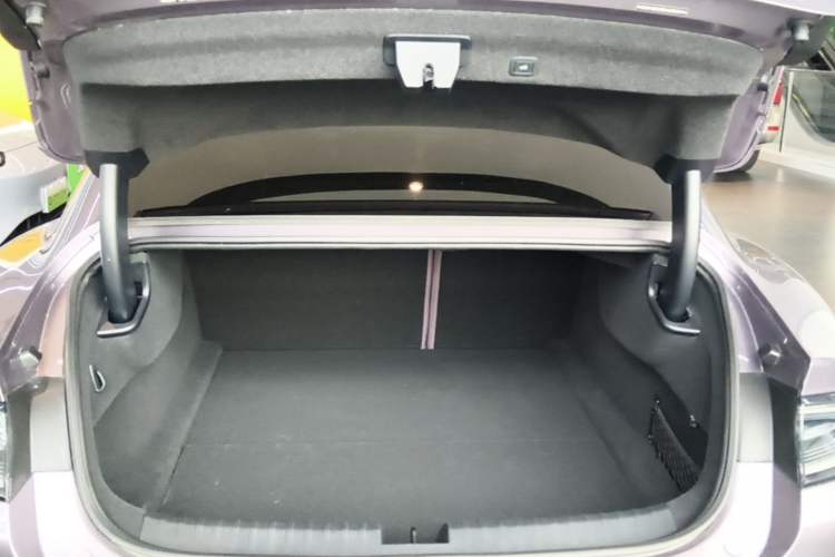 Used Xiaomi Auto SU7 2024 Rear-Drive Long-Range Intelligent Driving Version Trunk