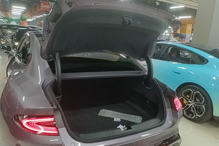 Used Xiaomi Auto SU7 2024 Rear-Drive Long-Range Intelligent Driving Version Trunk