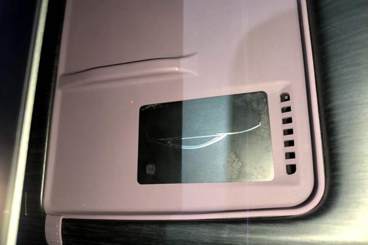 Used Xiaomi Auto SU7 2024 Four-Wheel Drive Ultra-Long Range Advanced Intelligent Driving Max Edition Vehicle Key