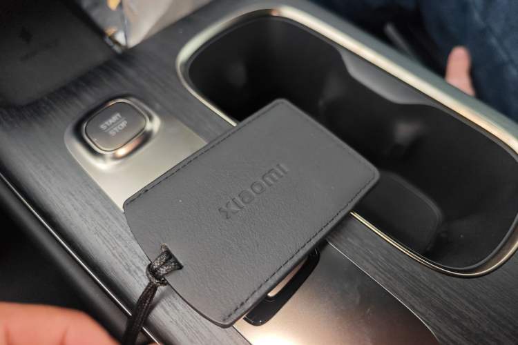 Used Xiaomi Auto SU7 2024 Rear-Drive Long-Range Intelligent Driving Version Vehicle Key