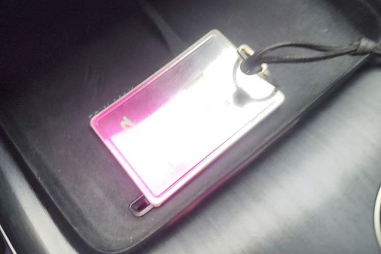Used Xiaomi Auto SU7 2024 Rear-Drive Long-Range Intelligent Driving Version Vehicle Key