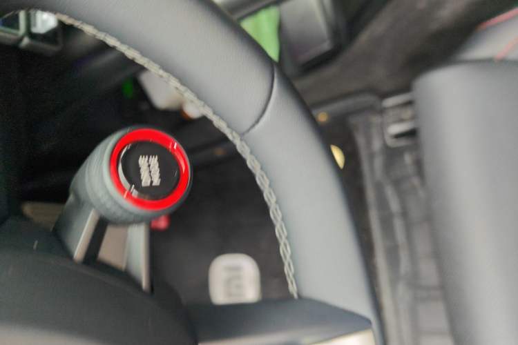 Used Xiaomi Auto SU7 2024 Four-Wheel Drive Ultra-Long Range Advanced Intelligent Driving Max Edition Vehicle Key