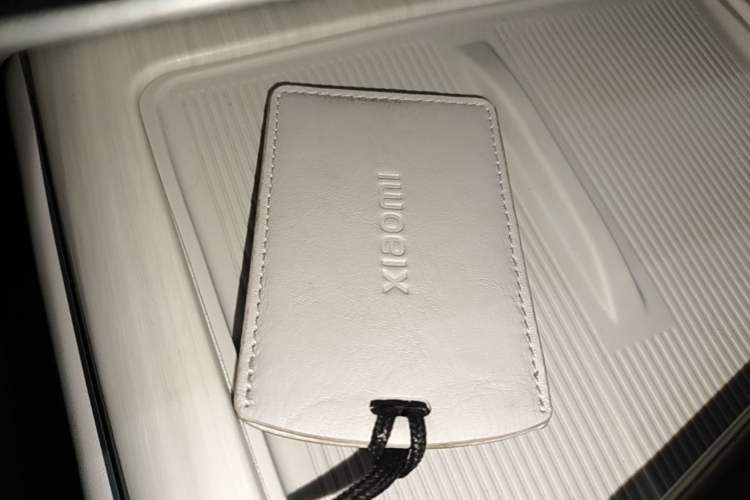 Used Xiaomi Auto SU7 2024 Rear-Drive Long-Range Intelligent Driving Version Vehicle Key
