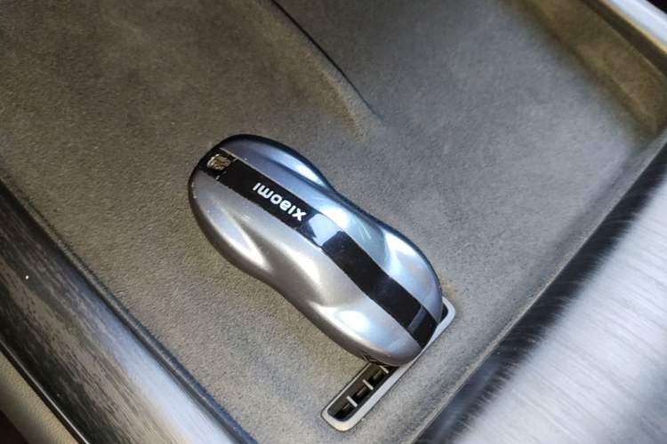 Used Xiaomi Auto SU7 2024 Four-Wheel Drive Ultra-Long Range Advanced Intelligent Driving Max Edition Vehicle Key