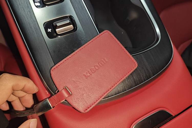 Used Xiaomi Auto SU7 2024 Rear-Drive Long-Range Intelligent Driving Version Vehicle Key
