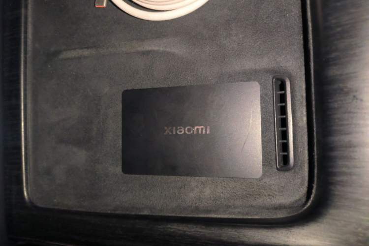 Used Xiaomi Auto SU7 2024 Four-Wheel Drive Ultra-Long Range Advanced Intelligent Driving Max Edition Vehicle Key